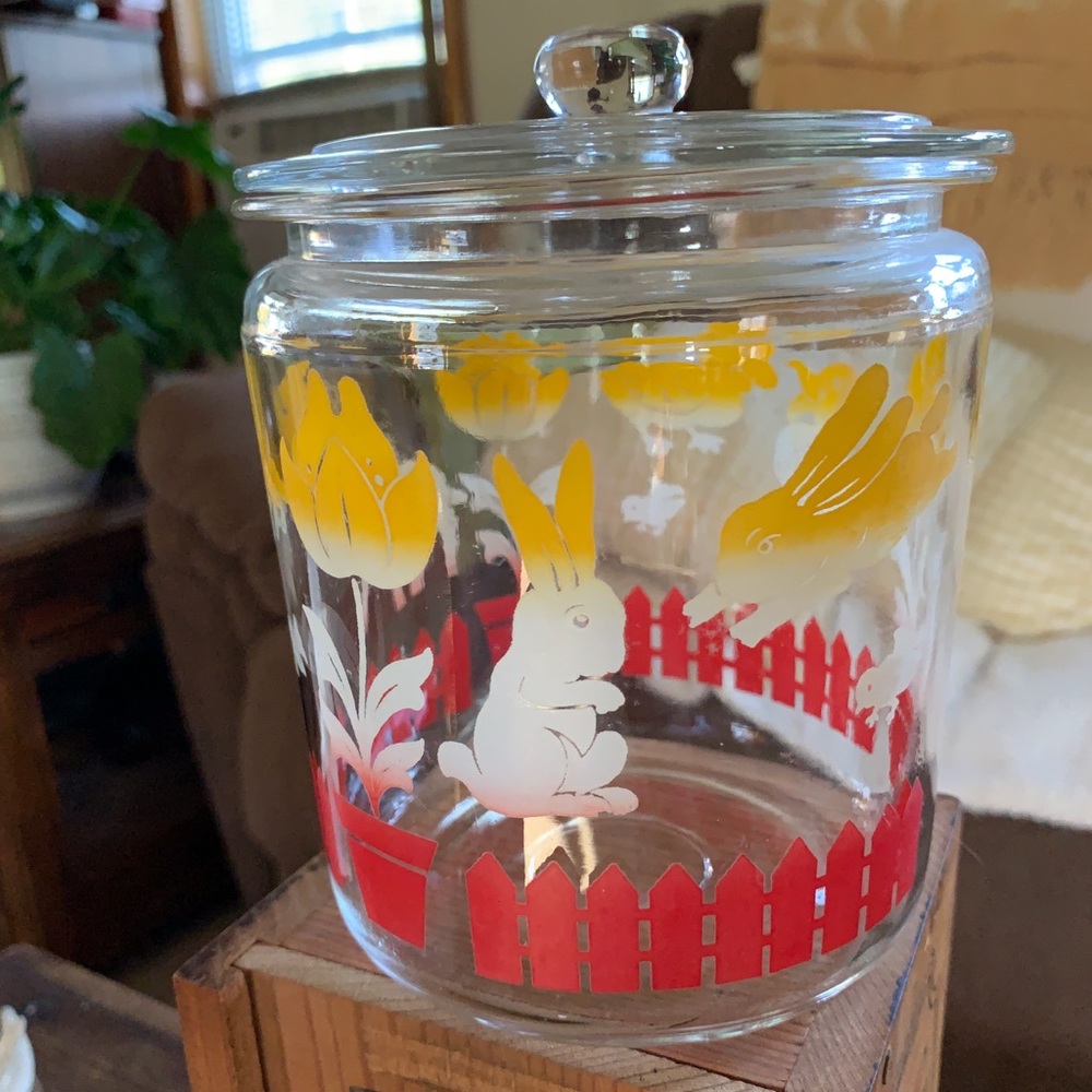 Vintage 1940’s canister jar.